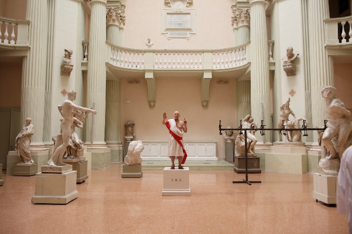 Foto di scena: Giulio Cesare, pezzi staccati, presso l'Aula Magna dell'Accademia delle Belle Arti di Bologna