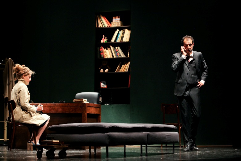 Foto di scena: Caterina Bajetta, Ettore Distasio in "Confidenze troppo intime" al Teatro Litta di Milano