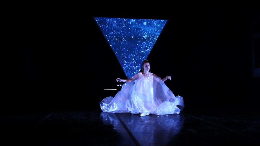 Foto: Trilogia del triangolo, produzione Kokoschka Revival,in scena dal 14 al 18 gennaio 2015 allo Spazio Tertulliano di Milano