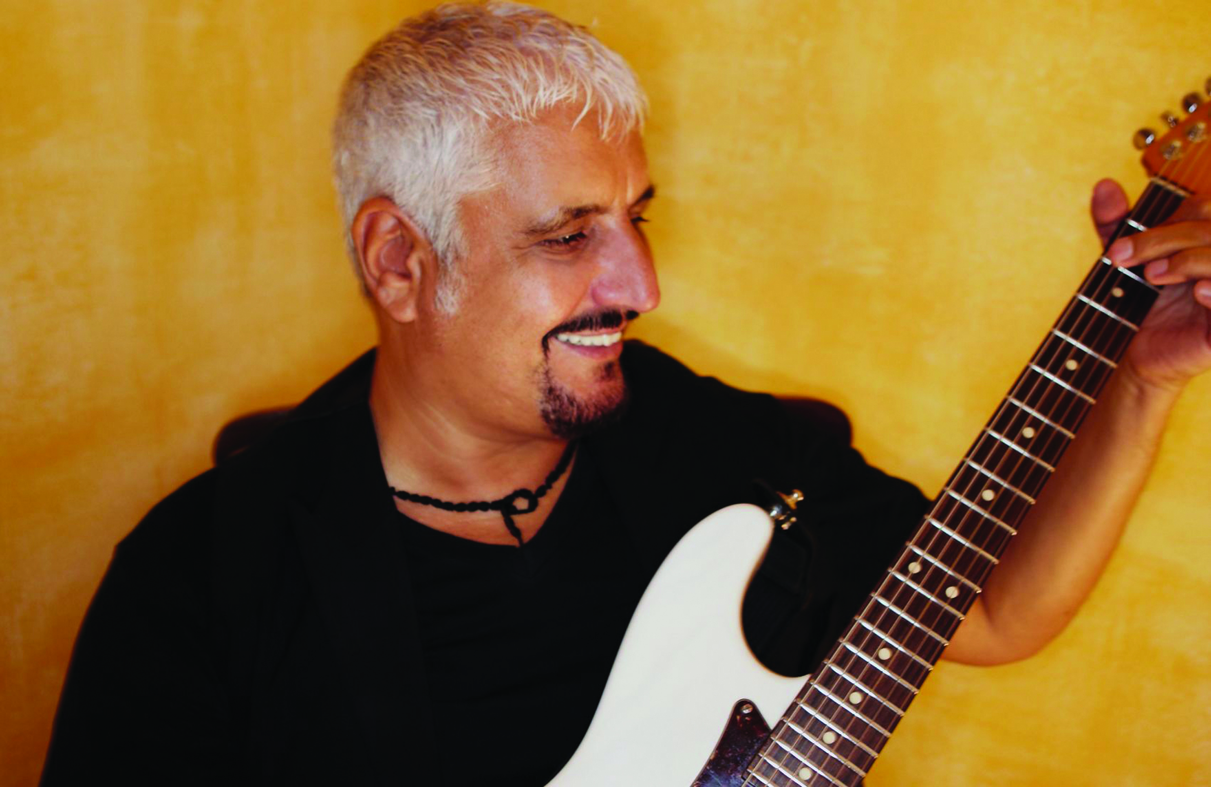 Pino Daniele, chitarrista e compositore