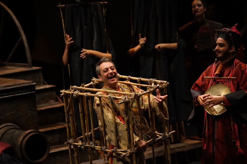 Storia di Qu, l’ultimo inedito di Dario Fo al Piccolo Teatro Studio Melato