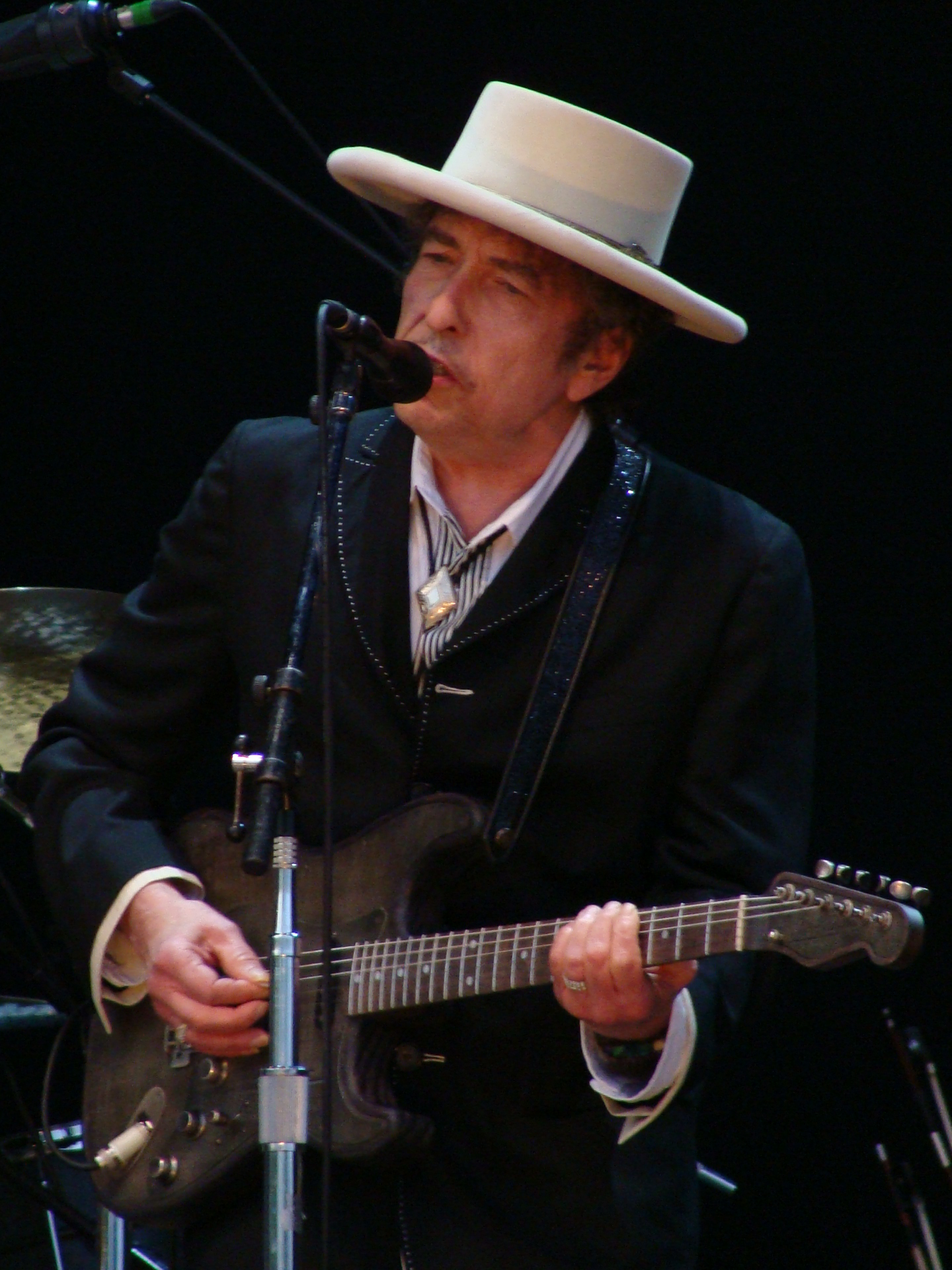 Foto: Bob Dylan in un concerto nel 2010, Azkena Rock Festival