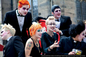 Foto: performer in costume © Edinburgh Festival Fringe Society