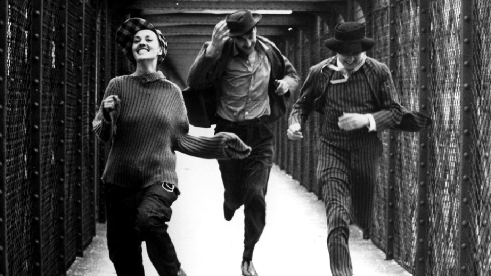 Foto: screenshot di Jules e Jim (1962) di François Truffaut. Da sin. Jeanne Moreau (Catherine), Henri Serre (Jim) e Oskar Werner (Jules)
