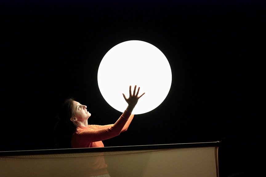 Foto di scena: Eclisse di Bigiarini/Perrone - Più che danza 2017 al Teatro Fontana di Milano