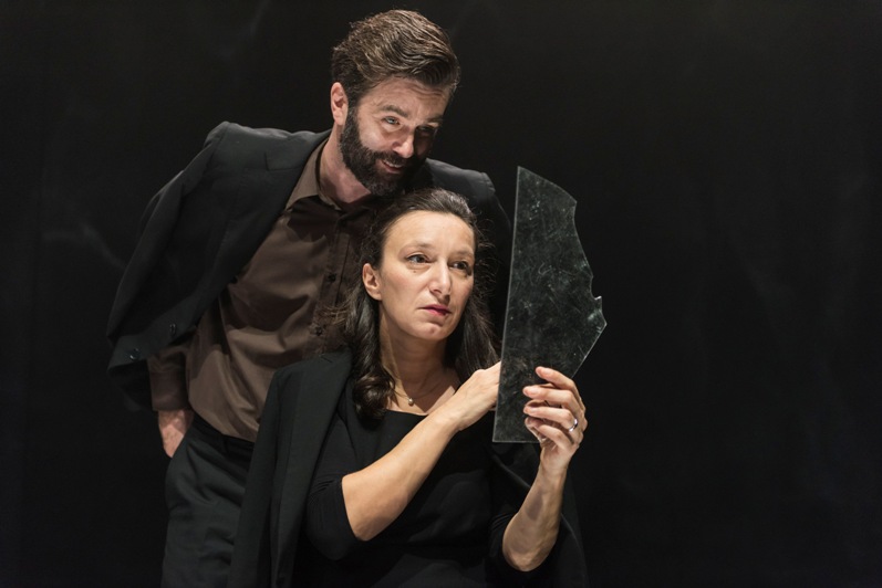 Foto di scena: Utoya, Mattia Fabris e Arianna Scommegna - ATIR, in scena al Teatro Filodrammatici di Milano dal 9 al 14 gennaio 2018