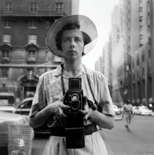 Foto: Locandina mostra su Vivian Maier (particolare) © Palazzo Pallavicini Bologna