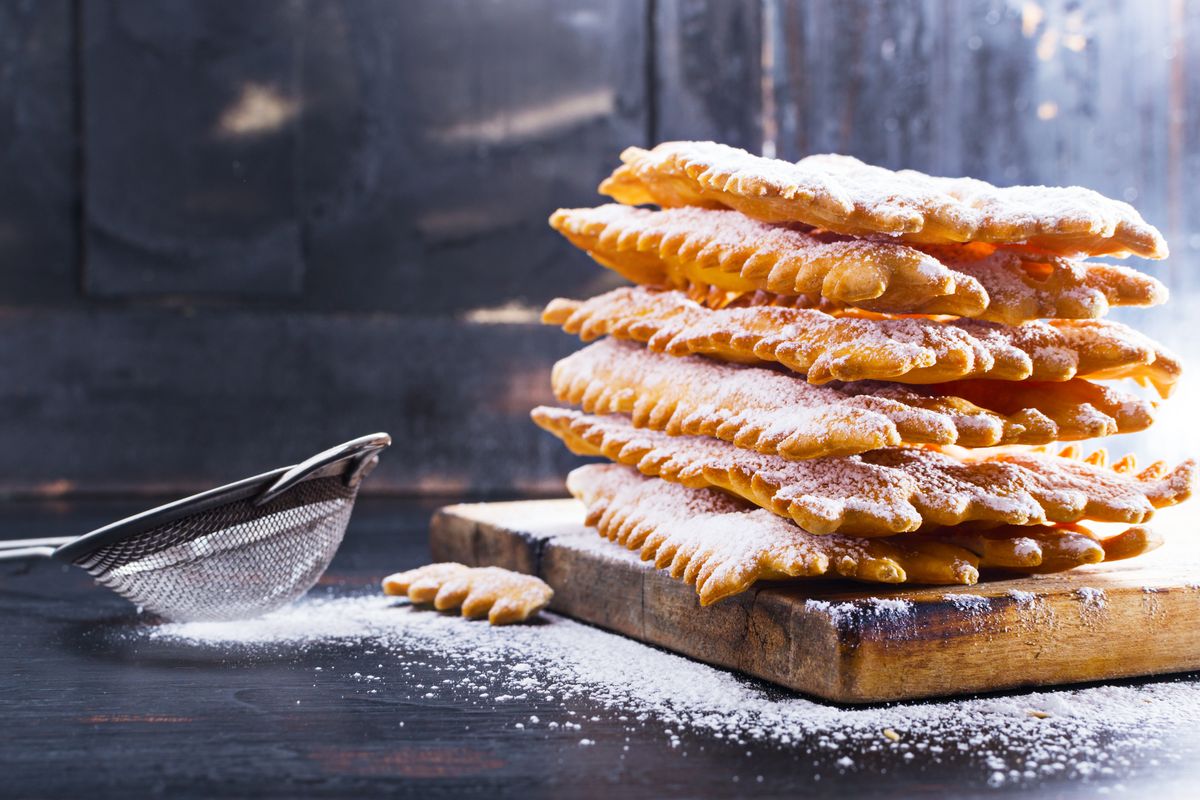 Foto: chiacchiere di Carnevale © Federazione nazionale delle Strade del Vino, dell'Olio e dei Sapori d’Italia