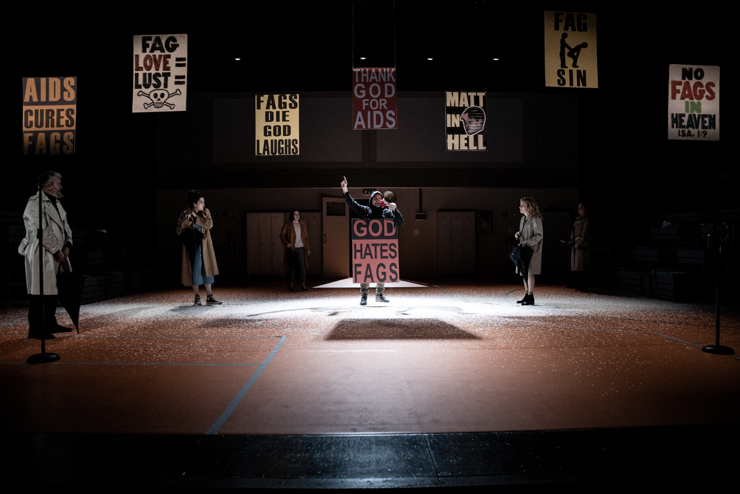 Foto di scena: Il seme della violenza © Laila Pozzo - Teatro Elfo Puccini di Milano, Sala Shakespeare, dal 7 giugno al 2 luglio 2021