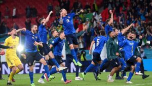 Foto: La Nazionale di Calcio dopo la semifinale contro la Spagna © Reuters / Laurence Griffiths