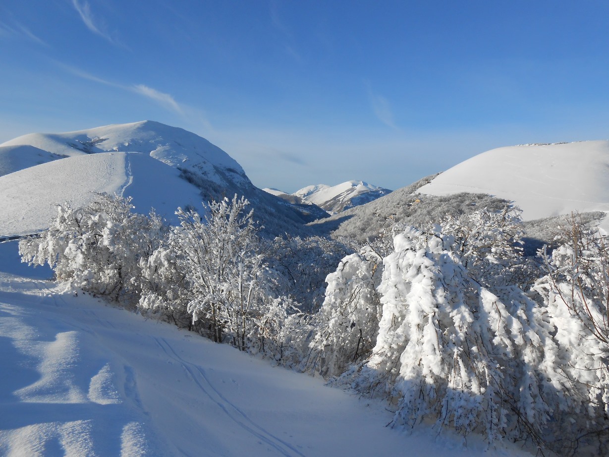 Outdoor in Umbria – Escursioni a piedi e con le ciaspole sulla neve nel mese di febbraio 2022