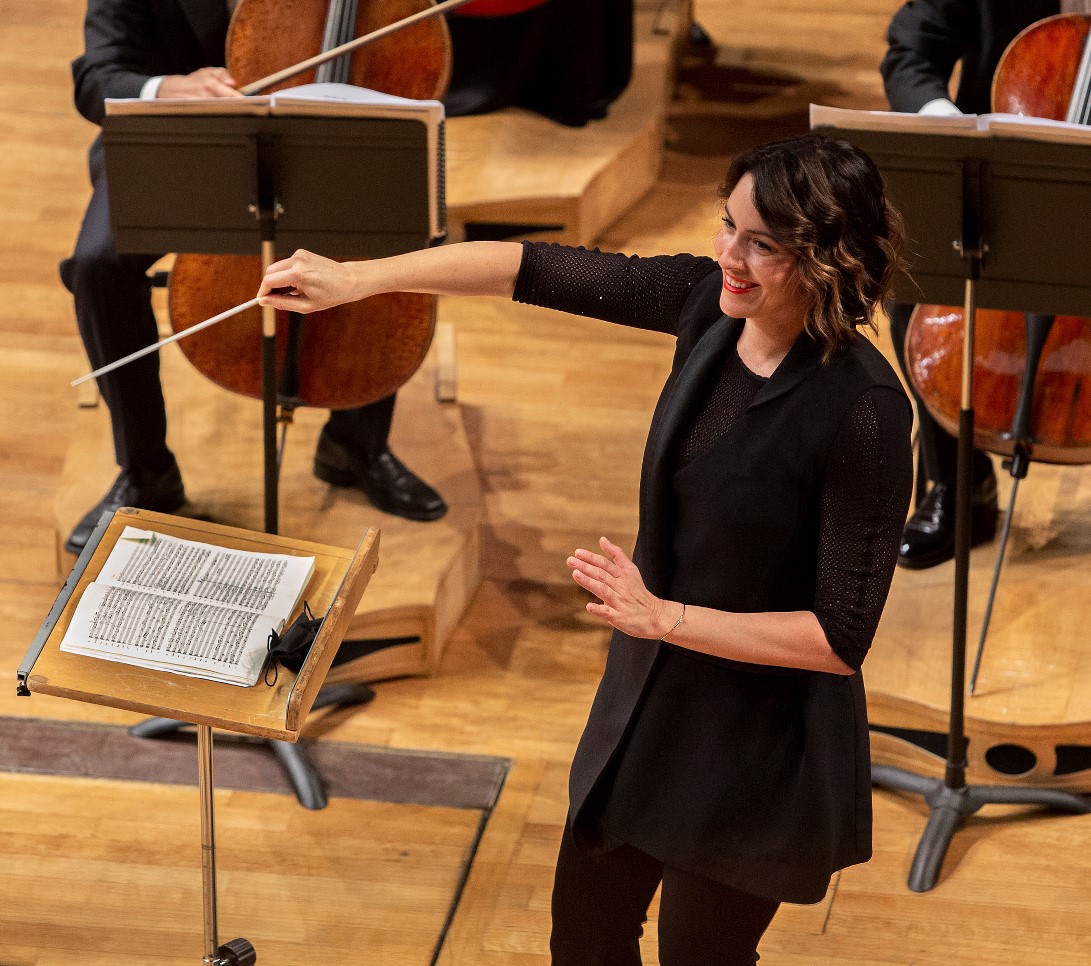 Alondra de la Parra per due anni Direttrice Principale Ospite dell'Orchestra Sinfonica di Milano