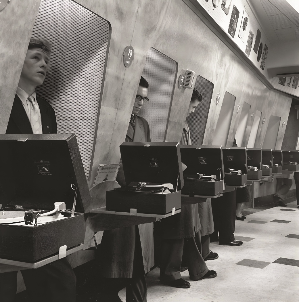 Foto: Vinyl Booth © La musica che gira intorno © Museo internazionale e biblioteca della musica