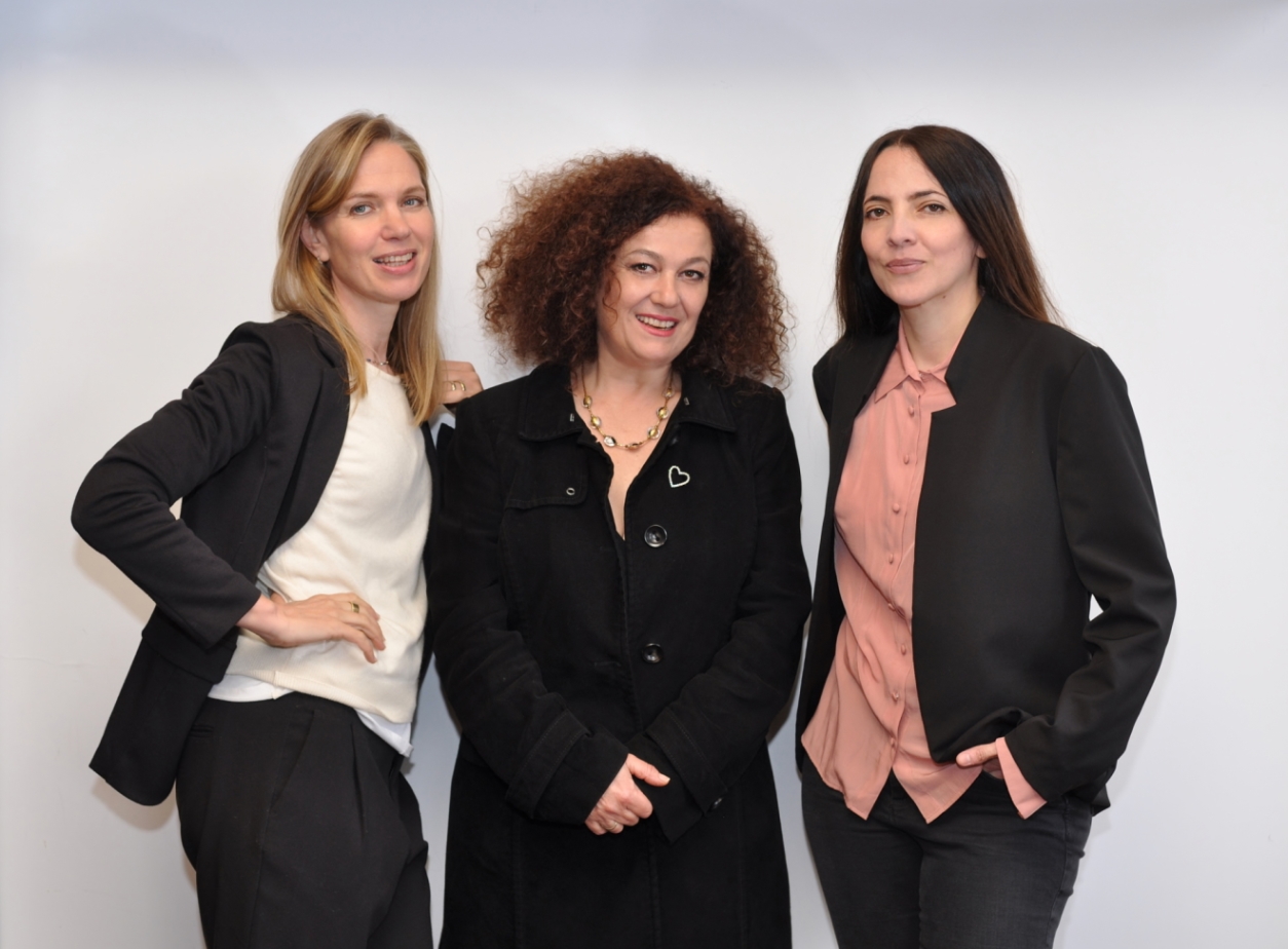 Foto: Curiosità letterarie – Francesca Fava, Arianna Ninchi, Anna Paola Vellaccio © Teatro Vascello Roma