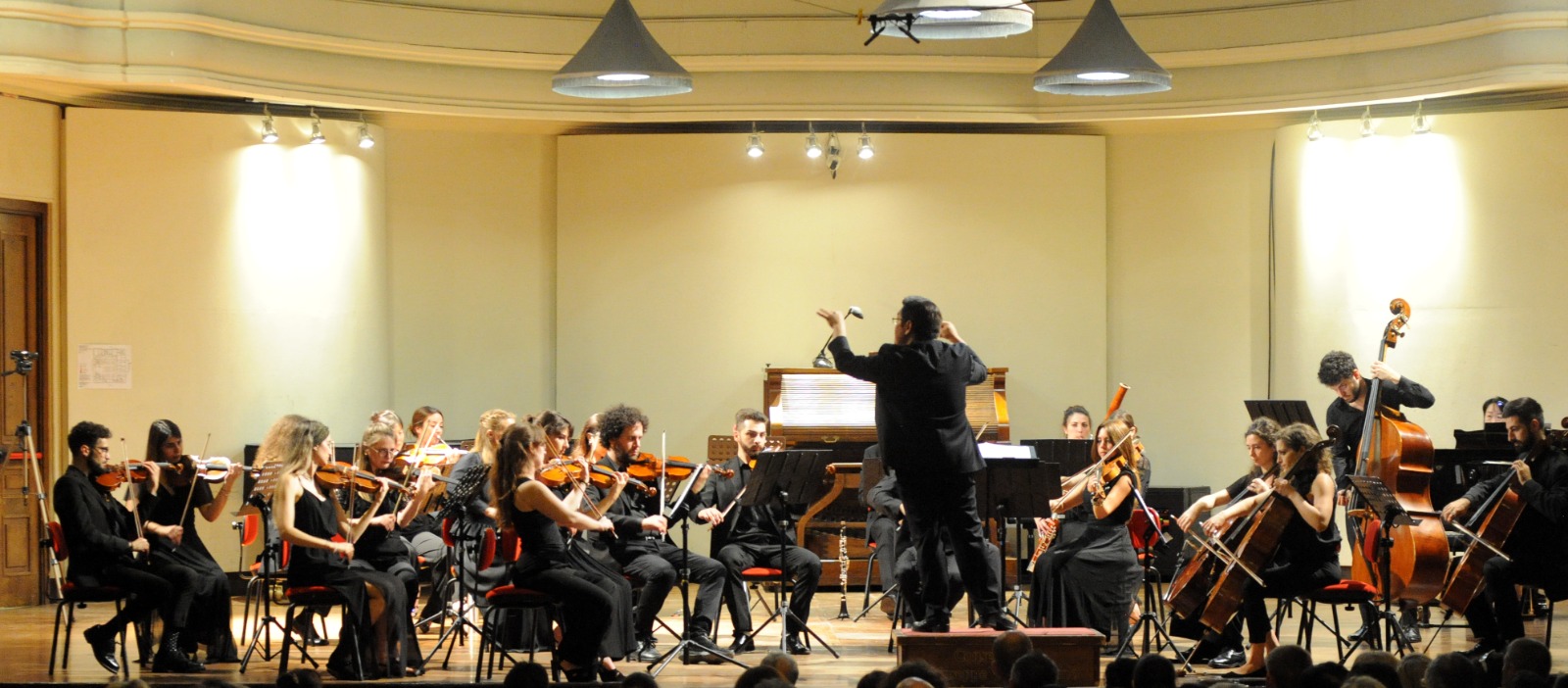 Foto: Gran Galà della Musica Coreana e Italiana – M.°Deun Lee dirige l’orchestra Bell’Opera Festival Ensemble © AMC in Italia - Torino, Conservatorio Giuseppe Verdi, mercoledì 21 giugno 2023 ore 20,00