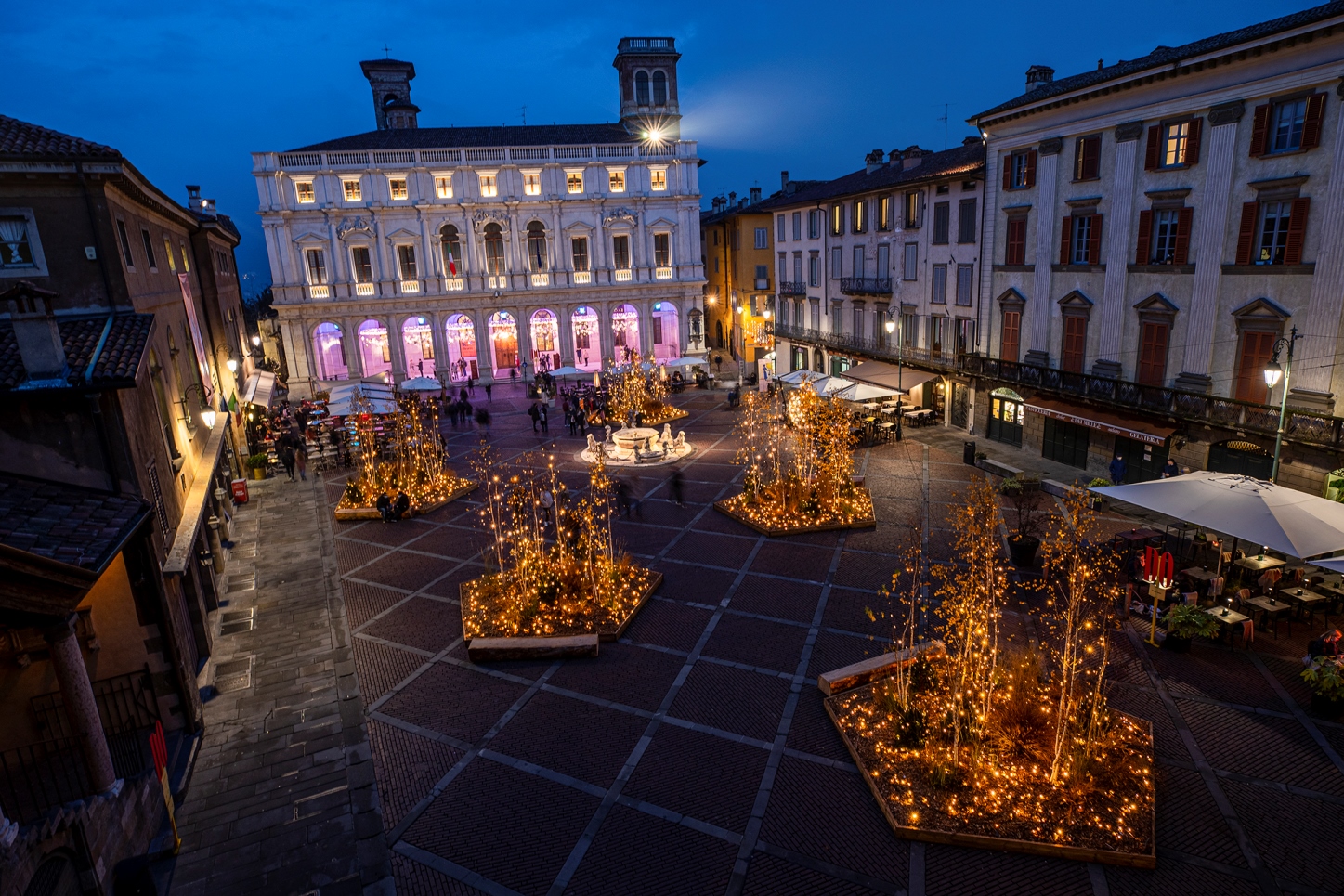 Foto: Illumi(n)a Piazza Vecchia Bergamo Alta © 2021 Giovanni Diffidenti