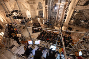 Foto: Prometeo. Tragedia dell’ascolto di Luigi Nono, riallestito 40 anni dopo nella Chiesa di San Lorenzo © Andrea Avezzù - Courtesy La Biennale di Venezia 