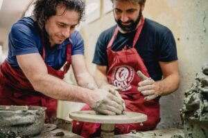 Foto: Creazioni al tornio a Cutrofiano (LE) © Buongiorno Ceramica!