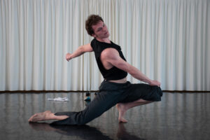 Foto di scena: locker_room – Giovanni Careccia © Compagnia Lost Movement
