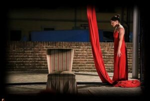 Foto di scena: Tiziana Foschi – L’Aspetto © La Luna nel Pozzo 2025