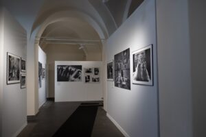 Allestimento mostra Romanzo Italiano © GAM Catania