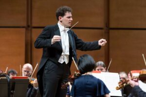 M.° Diego Ceretta dirige l’Orchestra Sinfonica di Milano in Campogrande-Beethoven- Caikovskij con Dego violino solista © Angelica Concari - Auditorium di Milano, 14 e 16 novembre 2025