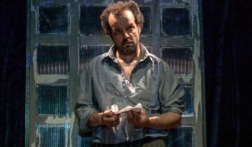 Un bés. Alla ricerca di un bacio