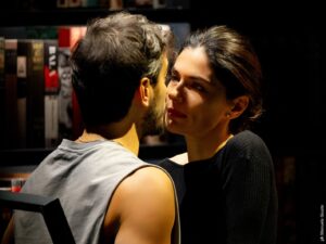 Foto di scena: Scandalo © Manuela Giusto - Milano, Teatro Manzoni, dal 9 al 21 dicembre 2025