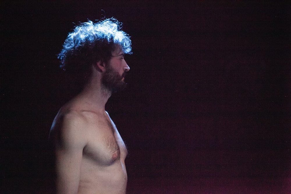 Foto di scena: Maratona Bulgakov – Pilato © Stefania Ciocca - Milano, Teatro degli Angeli, dal 18 al 21 dicembre 2025