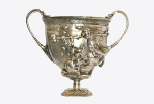 Foto: coppa profonda da vino (Kantharus) con centauro e amorino dalla Casa dell'Argenteria © Museo Archeologico Nazionale di Napoli
