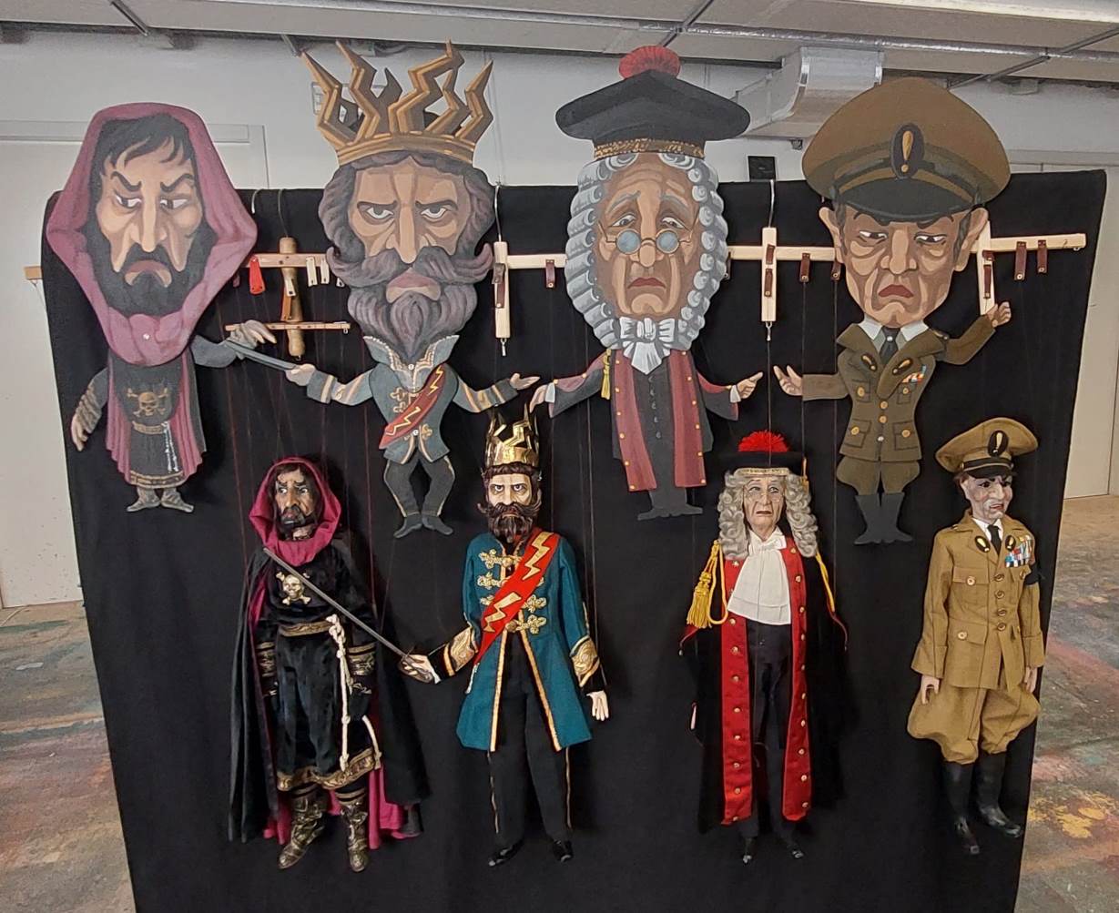 Foto di scena: Teste di legno © Fratelli Colla & Figli – Associazione Grupporiani