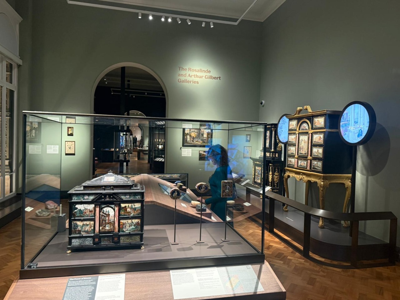 Foto: Gilbert Galleries - Sala del Mosaico installazione Sicis © Victoria and Albert Museum di Londra