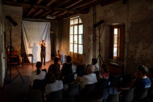 Foto di scena: spettacolo FringeMi 25 - Cascina Cuccagna © Alessandro Villa