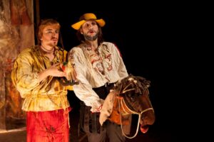 Foto di scena: Don Chisciotte © Stivalaccio Teatro © FOOLS il Festival del Giullare - Stagione Teatrale 2026/27 Teatro Oscar - Teatro degli Angeli, Milano